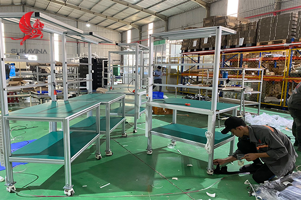 Bảo trì bàn thao tác nhà xưởng 